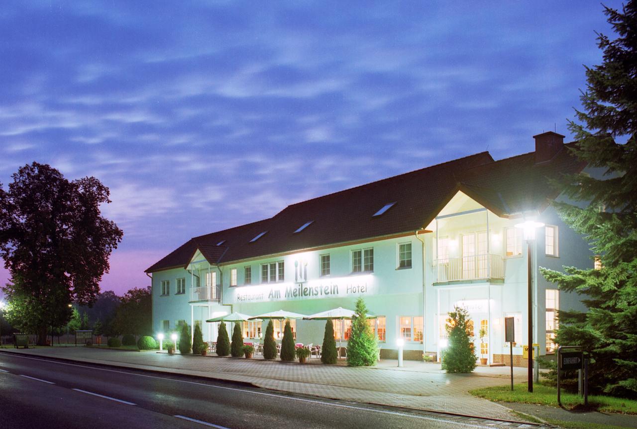 Hotel Am Meilenstein Dunkelforth Bagian luar foto