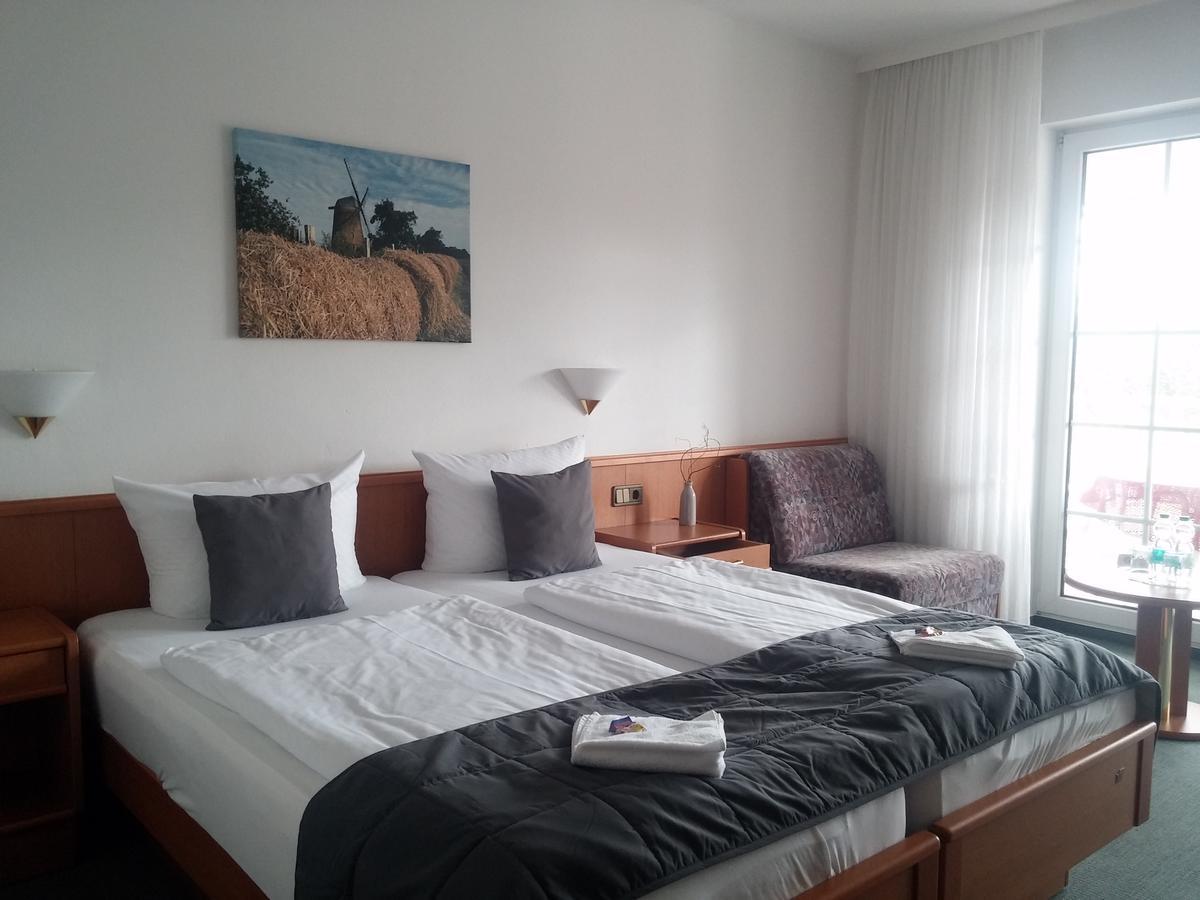 Hotel Am Meilenstein Dunkelforth Bagian luar foto